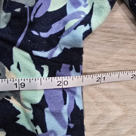 zuda Z-Knit Curved Hem Long Sleeve Pullover Size S NWOT BLUE FLORAL A468601 QVC - Picture 4 of 7